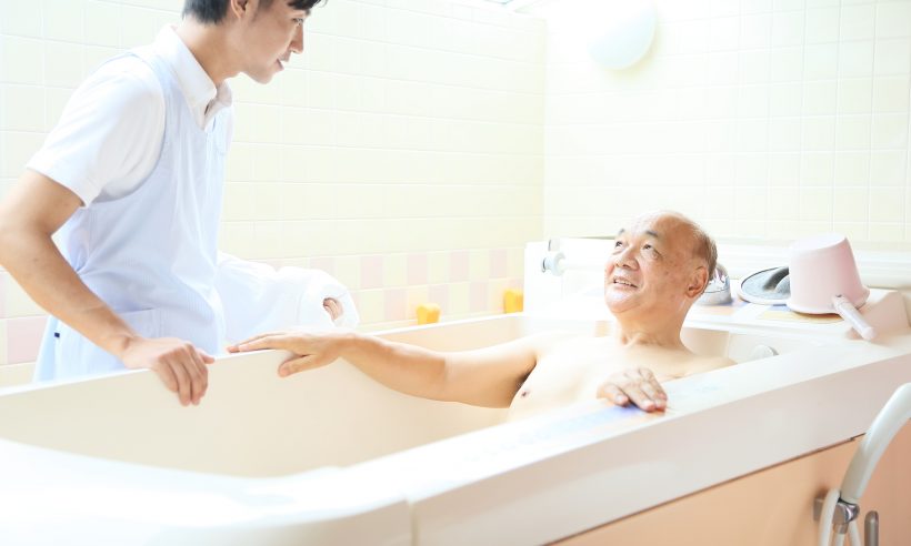 看護師の訪問入浴のバイトはきつい？給料(時給)相場や求人の探し方を紹介